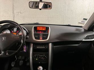 peugeot 207 - année 2009 - 107 000 km