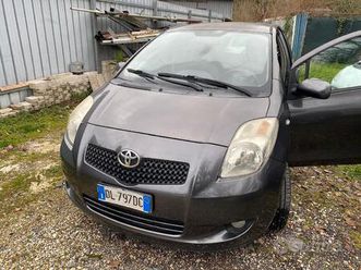 toyota yaris 1300 benzina