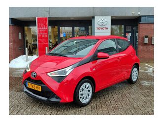 TOYOTA AYGO 1-0-vvt-i-x-play