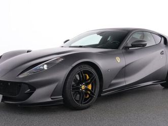 ferrari 812 superfast grigio silverstone opaco