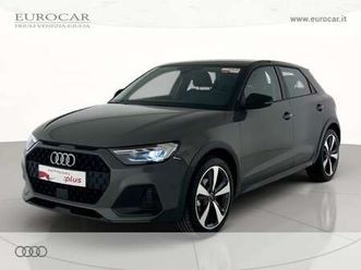 allstreet 30 1.0 tfsi identity contrast 110cv s tr