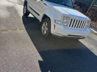 2011 jeep liberty 170k automatic 4wd sunroof