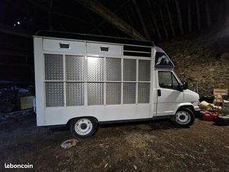 peugeot j5 bétaillère chevaux