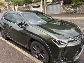 lexus ux250h luxe toit ouvrant pack techno