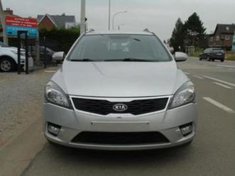 ② kia ceed sw 1.6 crdi *08/2011 *digitale airco*6 vts * euro 5 — kia — 2ememain