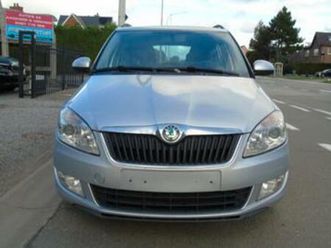 ② skoda fabia 1.6 tdi *12/2010 *digitale airco *navi *euro 5 — skoda — 2ememain