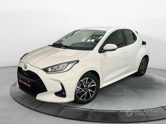 toyota yaris 1.5 hybrid 5 porte trend