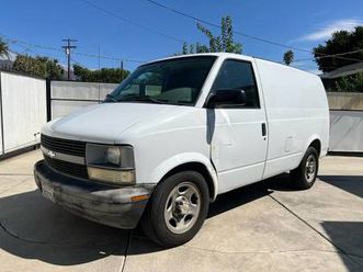 **2005 chevrolet astro cargo van - low miles**