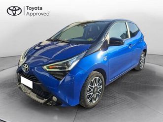 toyota aygo connect 1.0 vvt-i 72 cv 5 porte x-clusiv red style mmt del 2020 usata a torino