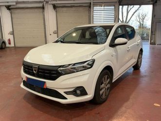 dacia sandero 15,200 eur