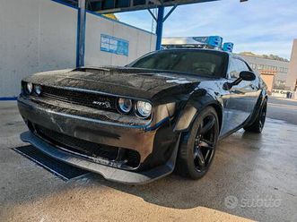 challenger hellcat 6.2 740cv mostruosa musclecar