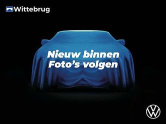 volkswagen golf 1.5 ehybrid life edition / camera / app.connect / navi / 17