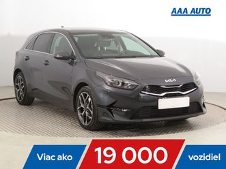 kia ceed 1.5 t-gdi, gold, sr,1.maj, serv.kniha