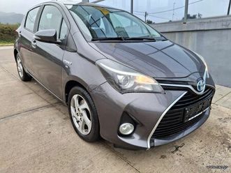 toyota yaris 2016 1.5 hybrid. navi camera