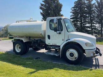 2005 freightliner business class m2 water truck