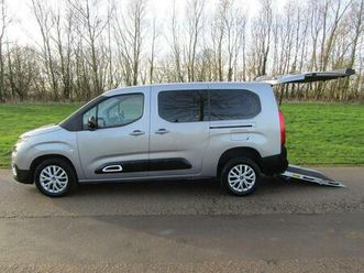 1.5 bluehdi feel m mpv eat euro 6 (start/stop) 5dr