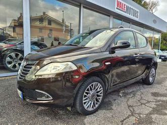 ypsilon iii 2011 1.2 8v silver s
