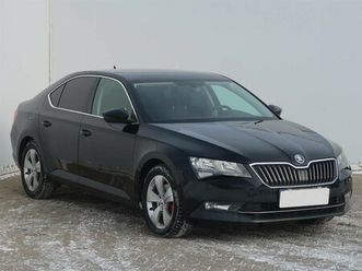 skoda superb active 2.0 tdi tempomat, park. senzory, senzor dažďa