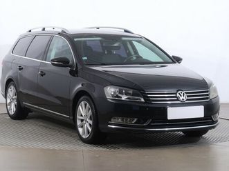 vw passat 2.0 tdi automat, park. senzory, vyhř. sedaček