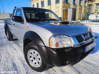 nissan np300 pickup