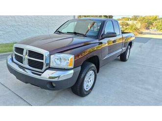 2005 dodge dakota slt - v8 - 4wd - 94k miles - serviced!