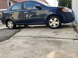 2010 chevrolet aveo lt. only 55555 km orig low mileage. sunroof