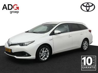toyota auris 1.8 hybrid dynamic go | cruise control | climate control | parkeercamera | keyless |
