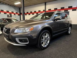 volvo xc70 - 3.2 momentum