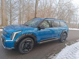 99,8-kwh, panorama, 360° kamera, 8-fach bereift, ahk, awd gt-line launch edition