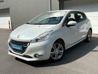 ② peugeot 208 1.2i 2014 airco navi 109.000km euro 5b — peugeot — 2ememain