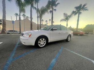 2005 ford five hundred – runs great – $2,600 obo ◊