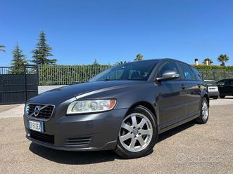 volvo v50 1.6 d2 114cv kinetic - 2011