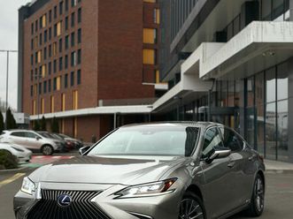 lexus es series an. 2020