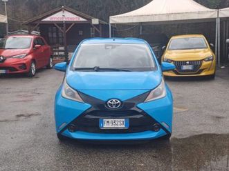 aygo 2ª serie aygo 1.0 vvt-i 69 cv 5 porte x-play tss