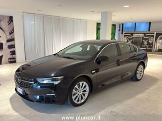 insignia 2.0 cdti 174cv auto grand sports navi fari led 18