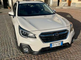 subaru outback 2500 benzina piu gpl di serie