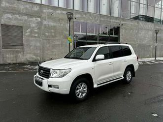 4.5 v8 ful option frigo cuir caméra 7places