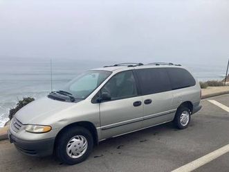 gold 1999 plymouth grand voyager