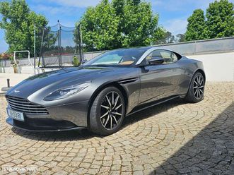 aston martin db11 coupé v12 amr