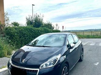 peugeot 208 blu notte
