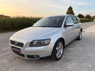 volvo v50 2.4 d5 cat aut. momentum