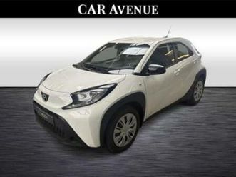 ② toyota aygo x play — toyota — 2ememain