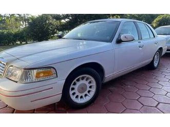 2002 ford crown victoria