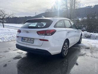 hyundai i30 wagon 1.6 crdi style+ navi+vzv.kamera+led
