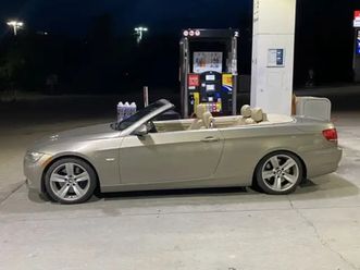 gorgeous convertible- manual transmission