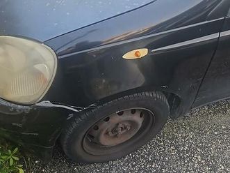 toyota yaris 1.3 benzina leggi bene e’ gratis