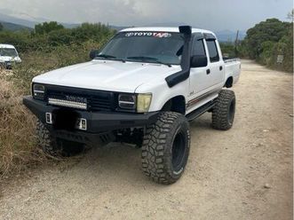 toyota hilux pickup 4x4