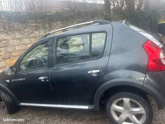 auto dacia sandero stepway