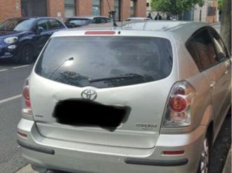 tayota carolla verso