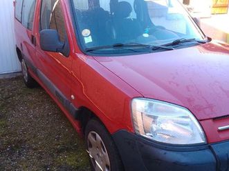 vend voiture berlingo 2009